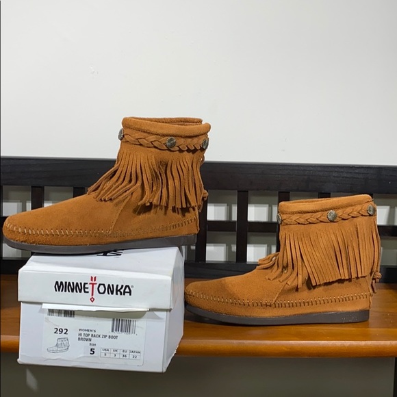 Minnetonka Hi Top Back ZIP Boots - Picture 2 of 3